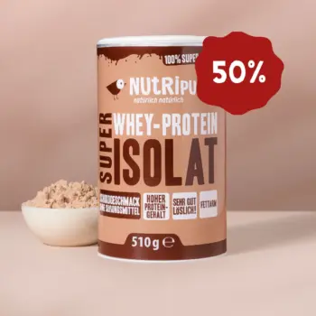Hier ist ein Produktbild des Super Isolat Whey Proteinpulvers Schoko. Jetzt mit 50% Rabatt