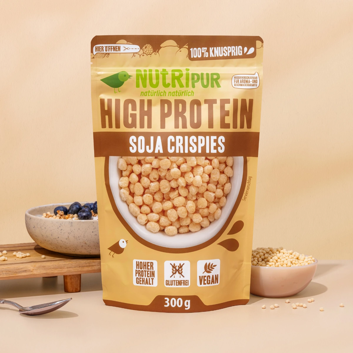 Bild zeigt High-Protein Soja-Crispies in Schalen liegend