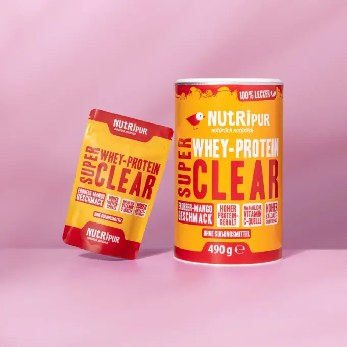 Hier ist ein Bild der von NutriPur zum Kauf angebotenen Varianten des SuperClear Proteinpulvers mit Erdbeer- und Mango-Geschmack