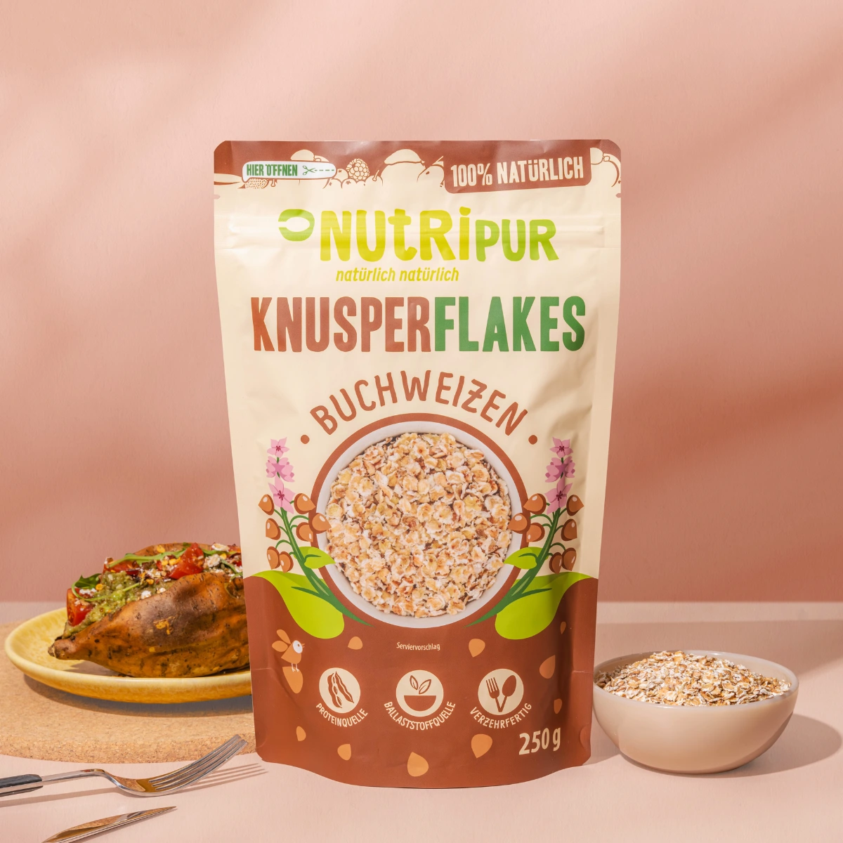 Bild zeigt Buchweizen-Knusperflakes als Topping auf gebackener Kartoffel